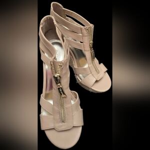 Guess Nude Wedge Sandals Women’s Size 6 Zipper Front Strappy Espadrille Heel